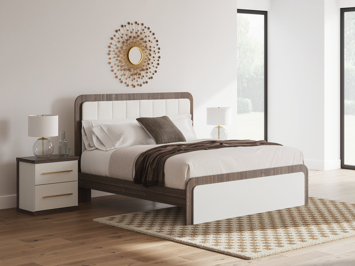 Kendanport King Upholstered Bed (Bed Size: King)