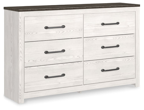 Gerridan Queen Panel Bed, Dresser and Nightstand (Bed Size: Queen)