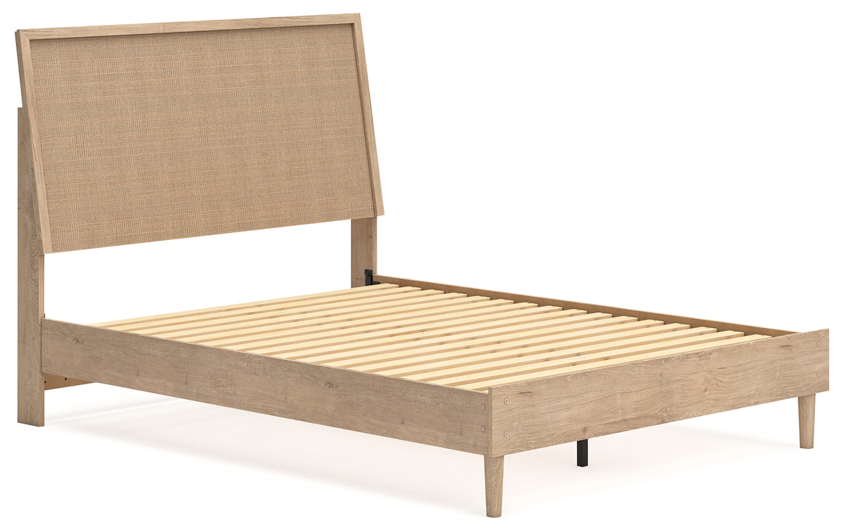 Cielden Queen Panel Bed (Bed Size: Queen)