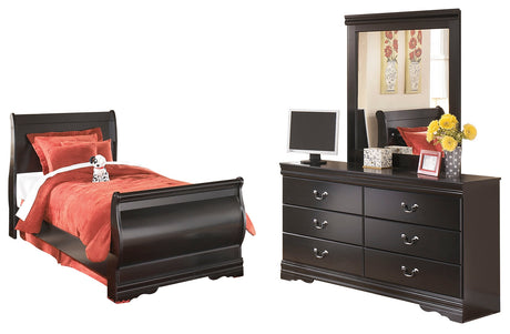 Huey Vineyard Twin Sleigh Bed with Dresser and Mirror (Bed Size: Twin)