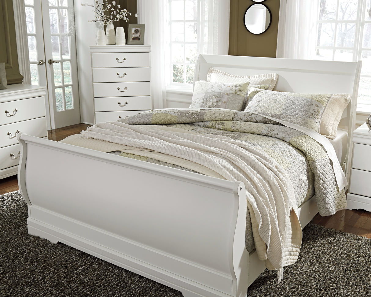 Anarasia Queen Sleigh Bed (Bed Size: Queen)