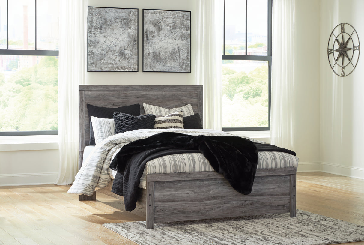 Bronyan Queen Panel Bed (Bed Size: Queen)