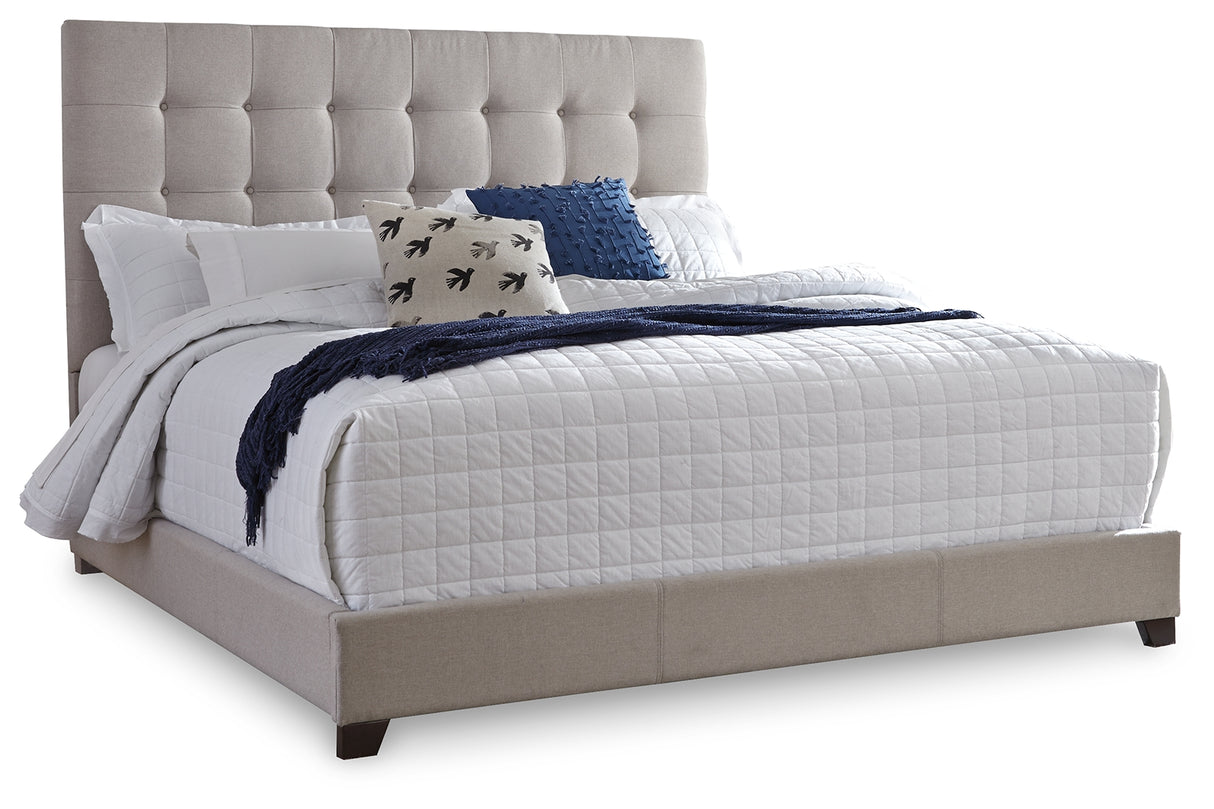 Dolante Queen Upholstered Bed (Bed Size: King)