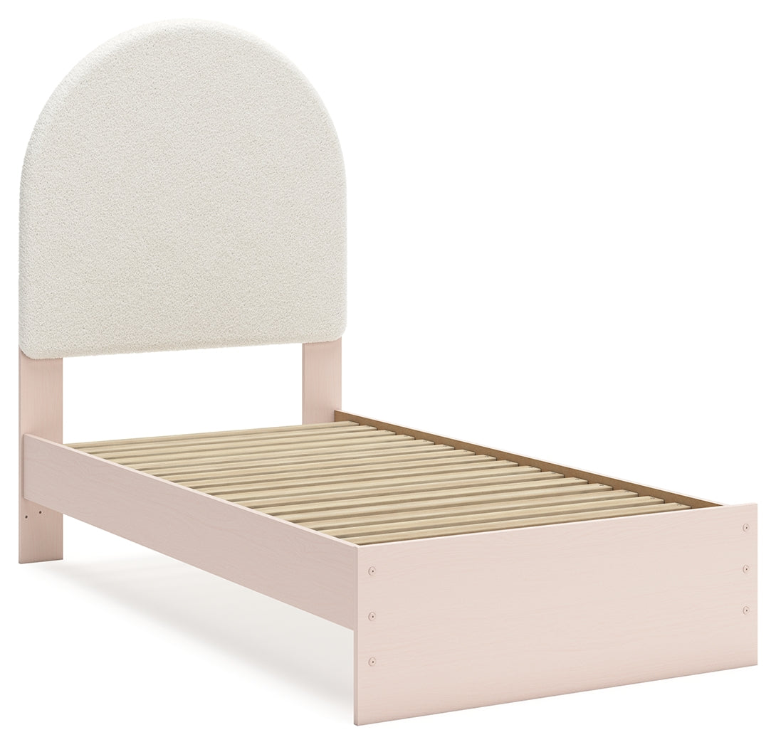 Wistenpine Twin Upholstered Panel Bed (Bed Size: Twin)