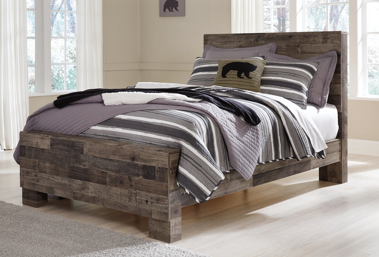 Derekson Queen Panel Bed (Bed Size: Full)