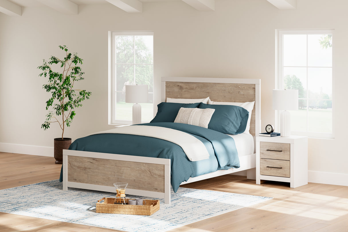 Charbitt Queen Panel Bed (Variation Bed Size: Queen)