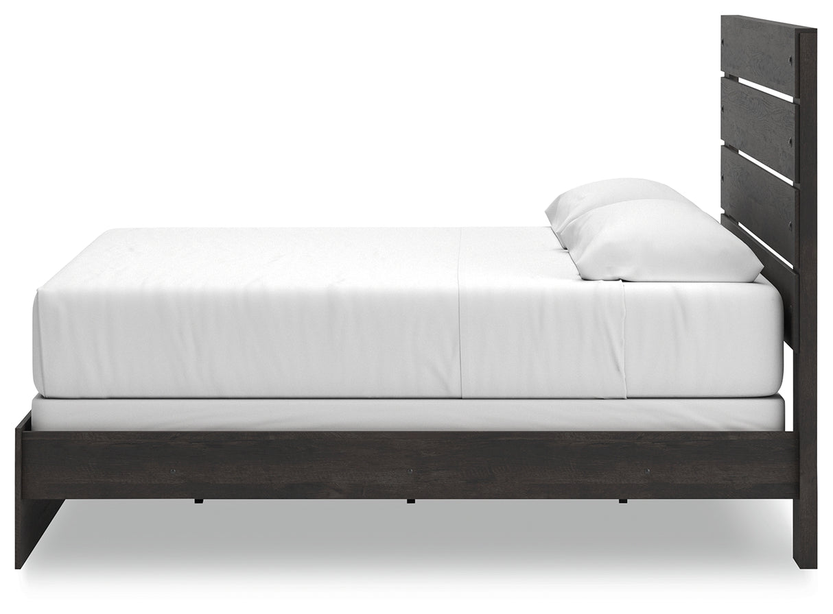 Hollivern King Panel Bed