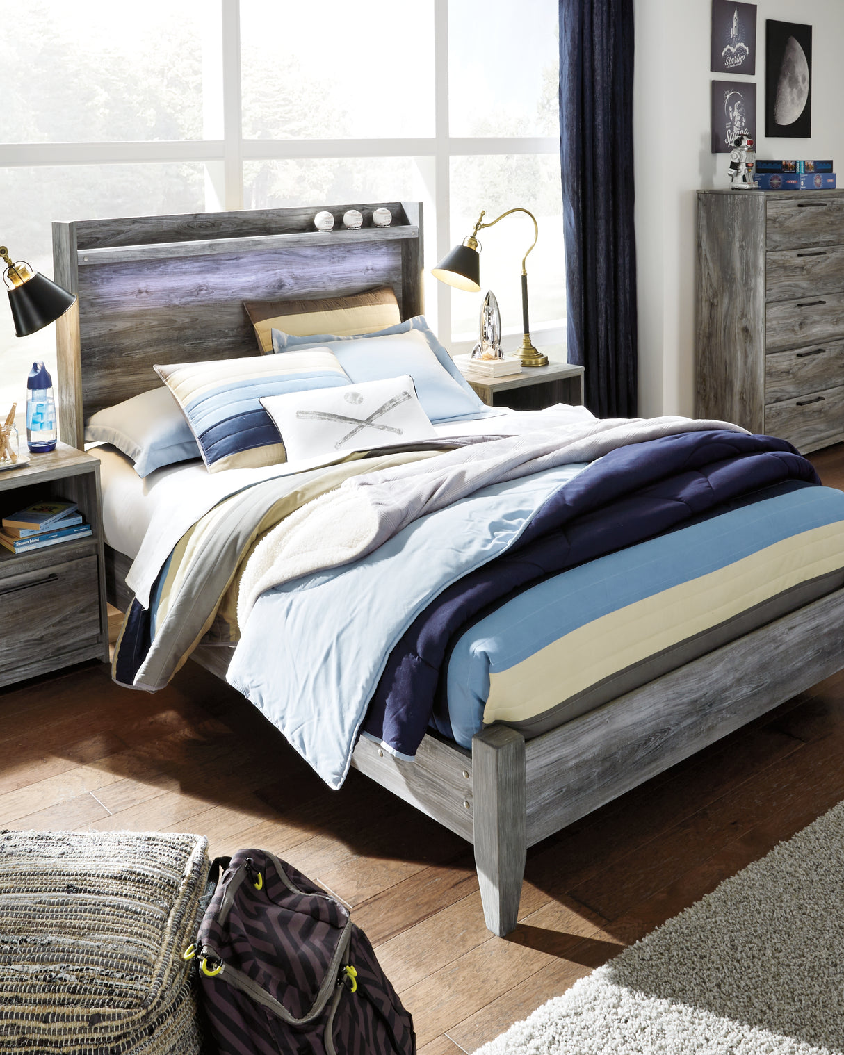 Baystorm Queen Panel Bed (Bed Size: Full)