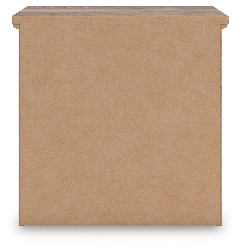 Rusticott Queen Poster Bed, Dresser and Nightstand (Bed Size: Queen)