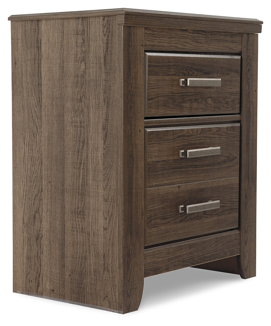 Juararo California King Poster Bed, Dresser, Mirror, Chest and 2 Nightstands (Bed Size: California King)