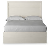 Stelsie Queen Panel Bed (Bed Size: Full)
