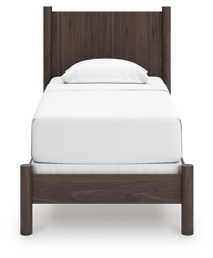 Pamytta Queen Panel Bed (Bed Size: Twin)