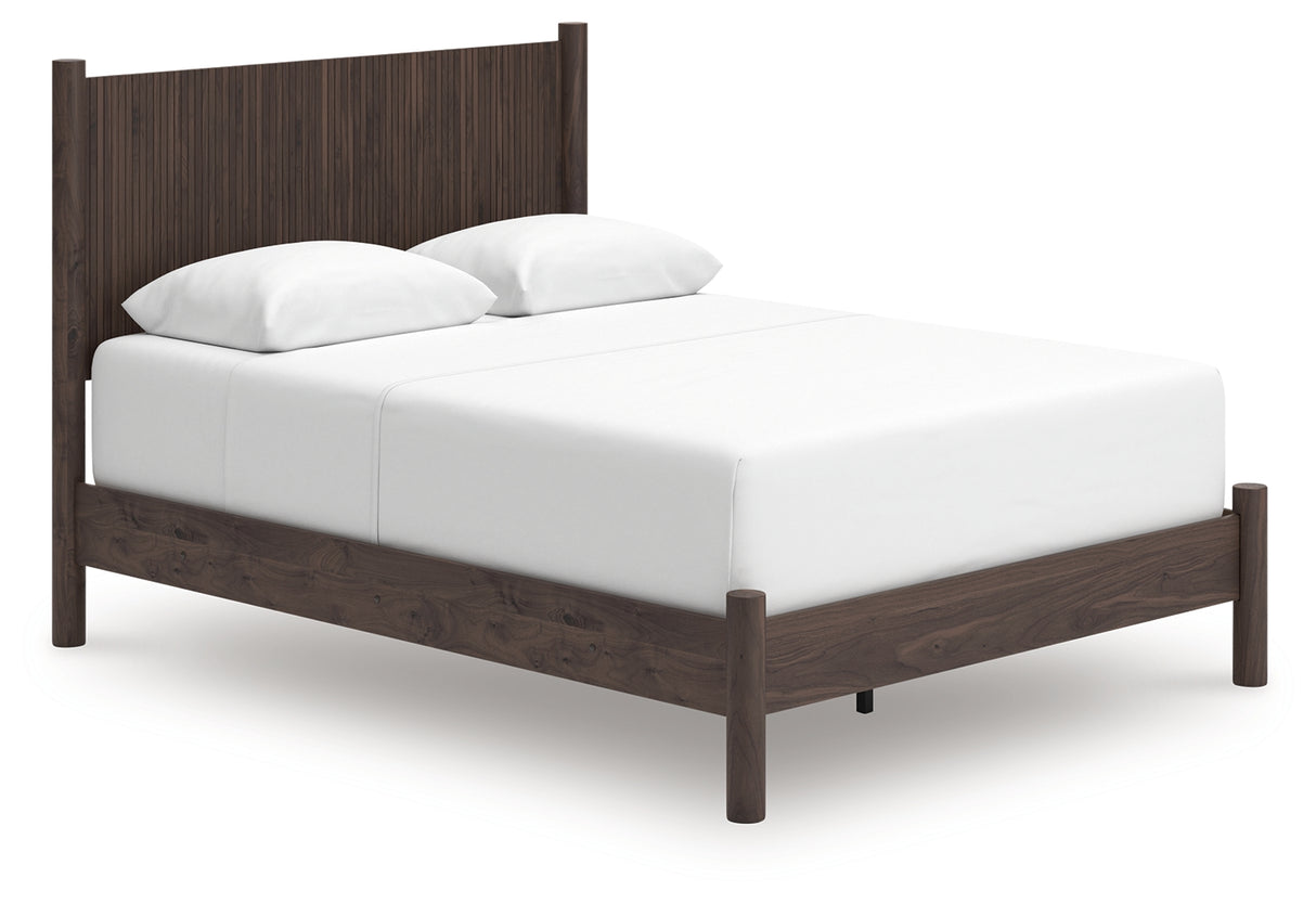 Pamytta Queen Panel Bed (Bed Size: Queen)