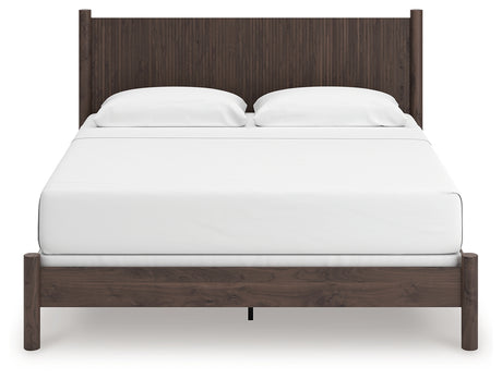 Pamytta King Panel Bed, Dresser, Mirror and Nightstand (Bed Size: King)