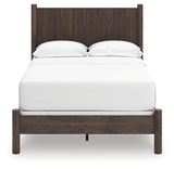 Pamytta Queen Panel Bed (Bed Size: Full)