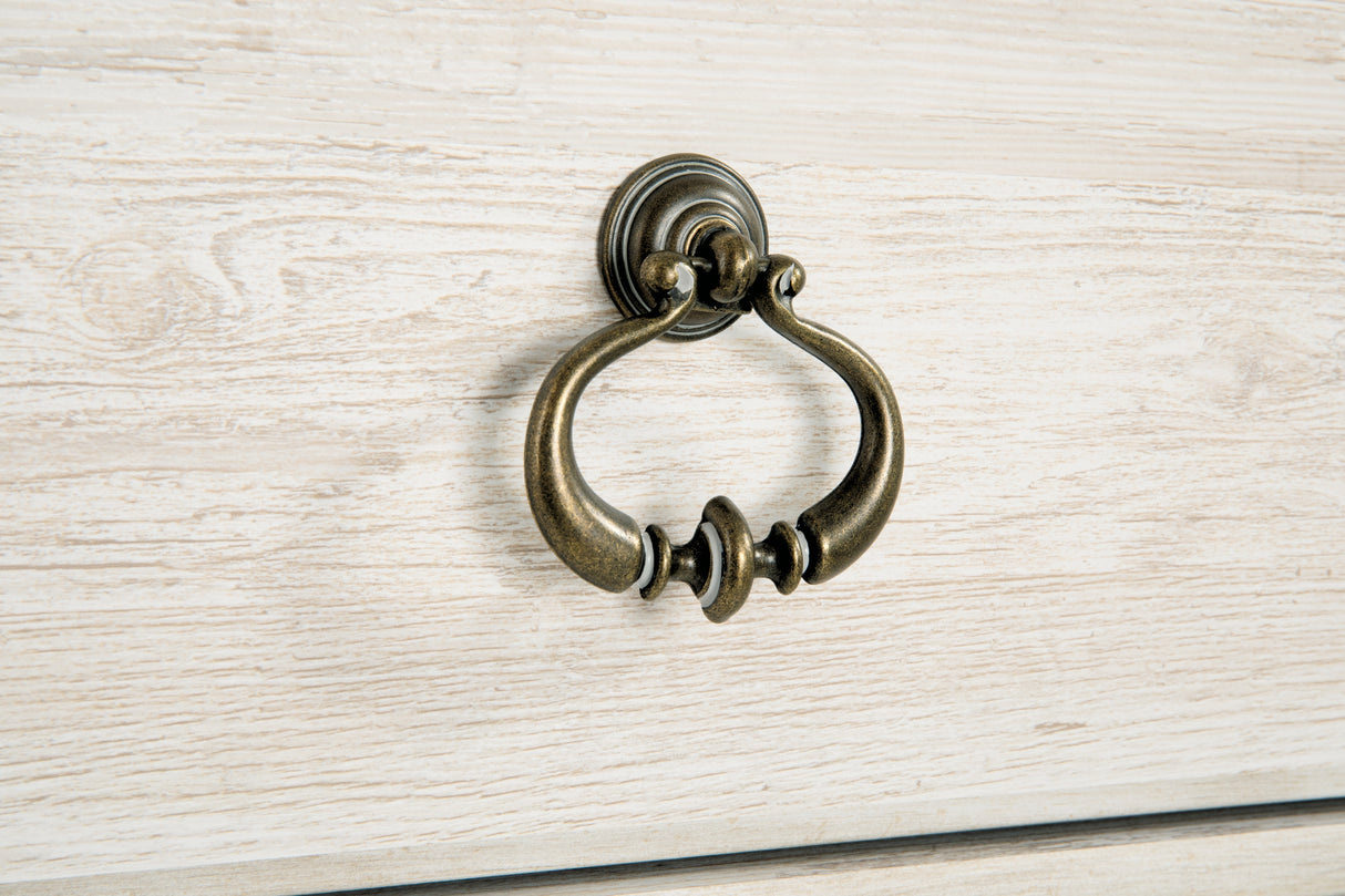 Willowton 7-Piece California King Panel Bed with Mirrored Dresser, Chest and Nightstand (King/California King Panel Footboard, King/California King Panel Headboard, California King Panel Rails, Dresser, Bedroom Mirror, Chest of Drawers, Nightstand)