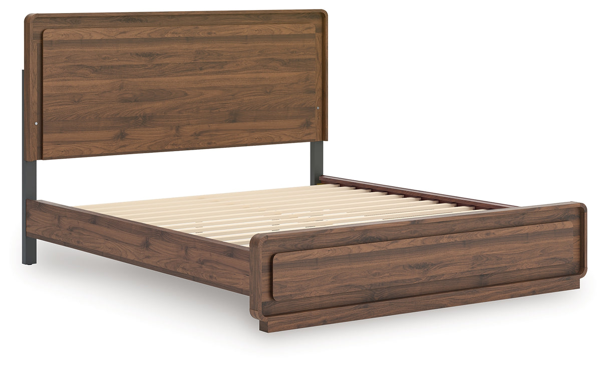 Fortlorn Queen Panel Bed (Bed Size: California King)