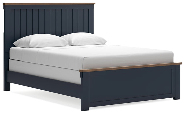 Landocken Queen Panel Bed (Bed Size: Queen)