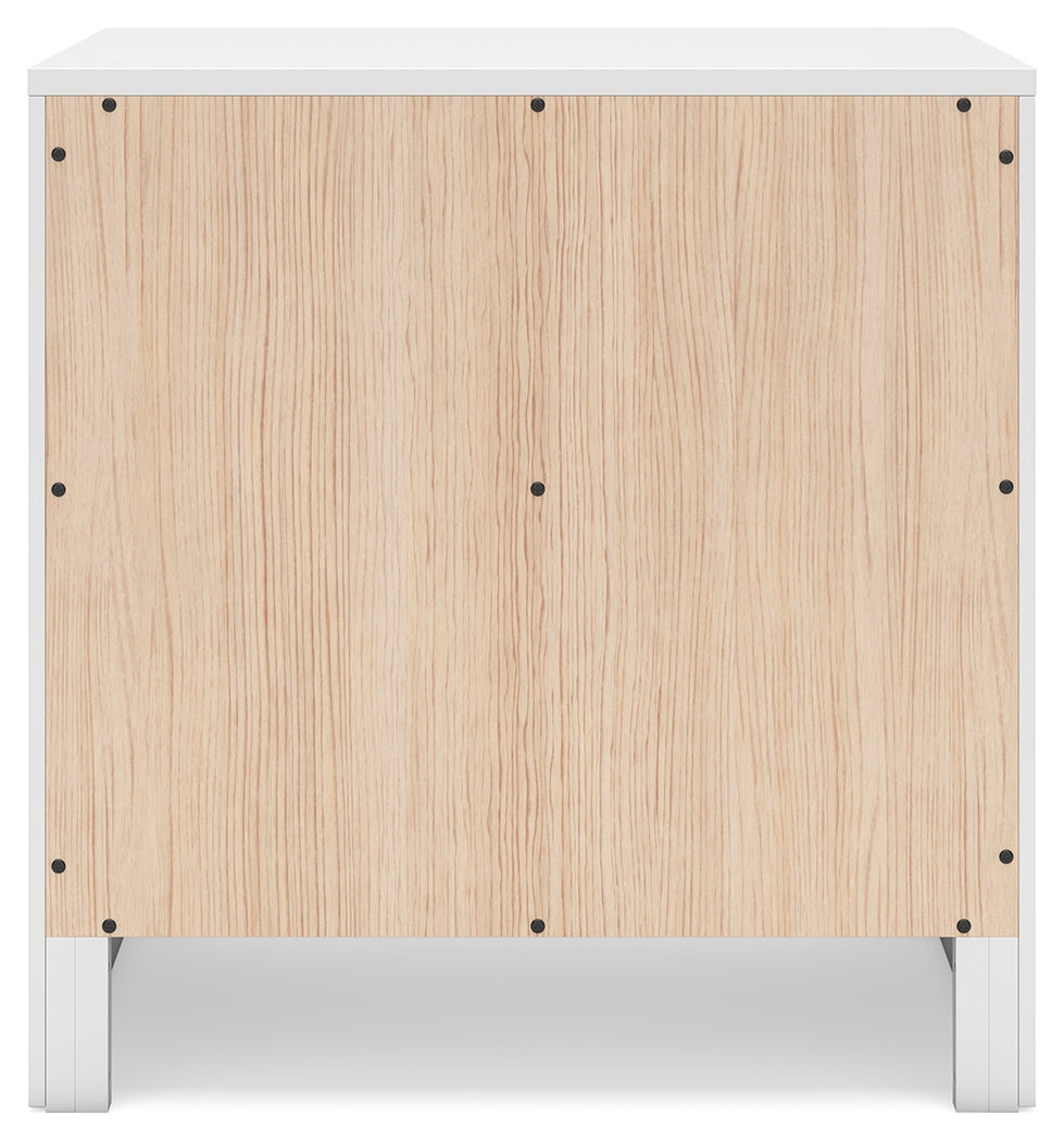 Binterglen 5-Piece California King Panel Bed with Dresser and 2 Nightstands (King/California King Panel Headboard/Footboard and Slats, California King Panel Rails, Dresser, Nightstand, Nightstand)