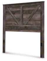 Wynnlow 7-Piece Queen Crossbuck Panel Bed with Mirrored Dresser and 2 Nightstands (Queen Crossbuck/Poster Rails, Queen Crossbuck Panel Footboard, Queen Crossbuck Panel Headboard, Dresser, Bedroom Mirror, Nightstand, Nightstand)