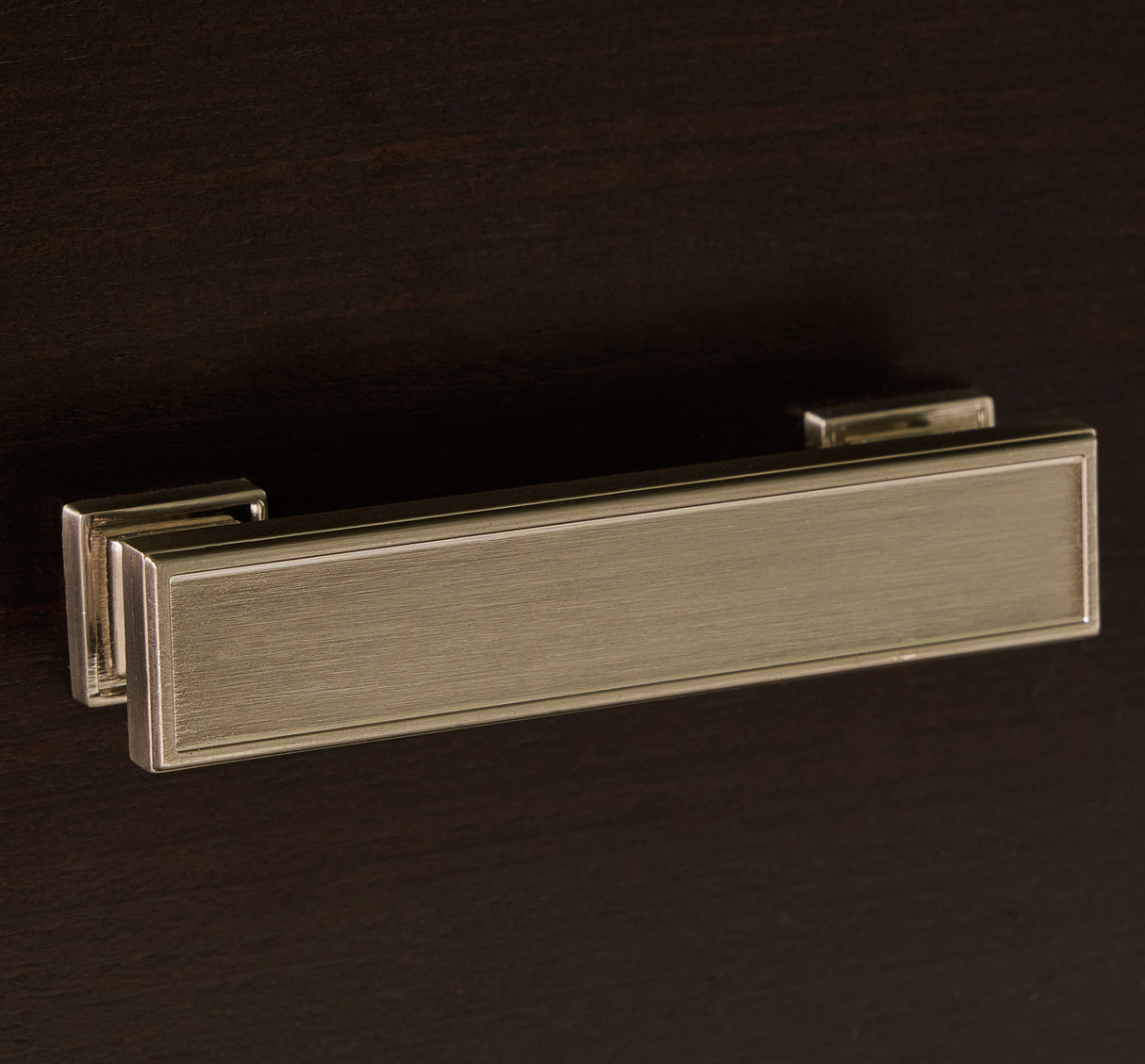 Covetown 7-Piece Twin Panel Bed with Mirrored Dresser, Chest and 2 Nightstands (Twin Panel Headboard/Footboard and Slats, Twin/Full Bed Rails, Dresser, Bedroom Mirror, Chest of Drawers, Nightstand, Nightstand)