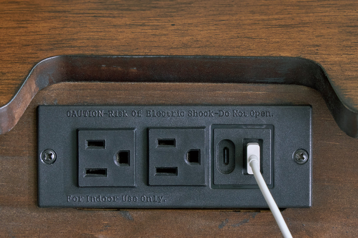 Lyncott 5-Piece Queen Upholstered Bed with Mirrored Dresser and Nightstand (Queen Upholstered Headboard/Footboard/Slats, Queen/King Upholstered Rails, Dresser, Bedroom Mirror, Nightstand)