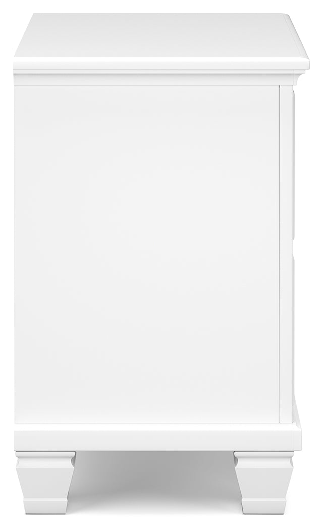 Fortman 7-Piece Queen Panel Bed with Mirrored Dresser, Chest and Nightstand (Queen Panel Footboard, Queen Panel Headboard, Queen/King Panel Rails, Dresser, Bedroom Mirror, Chest of Drawers, Nightstand)