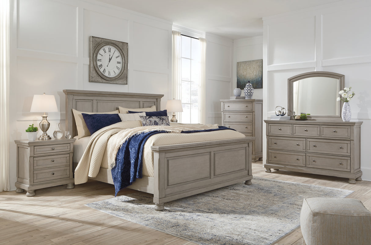 Lettner 5-Piece Queen Panel Bed with Mirrored Dresser (Dresser, Bedroom Mirror, Queen Panel Footboard, Queen Panel Headboard, Queen Rails)