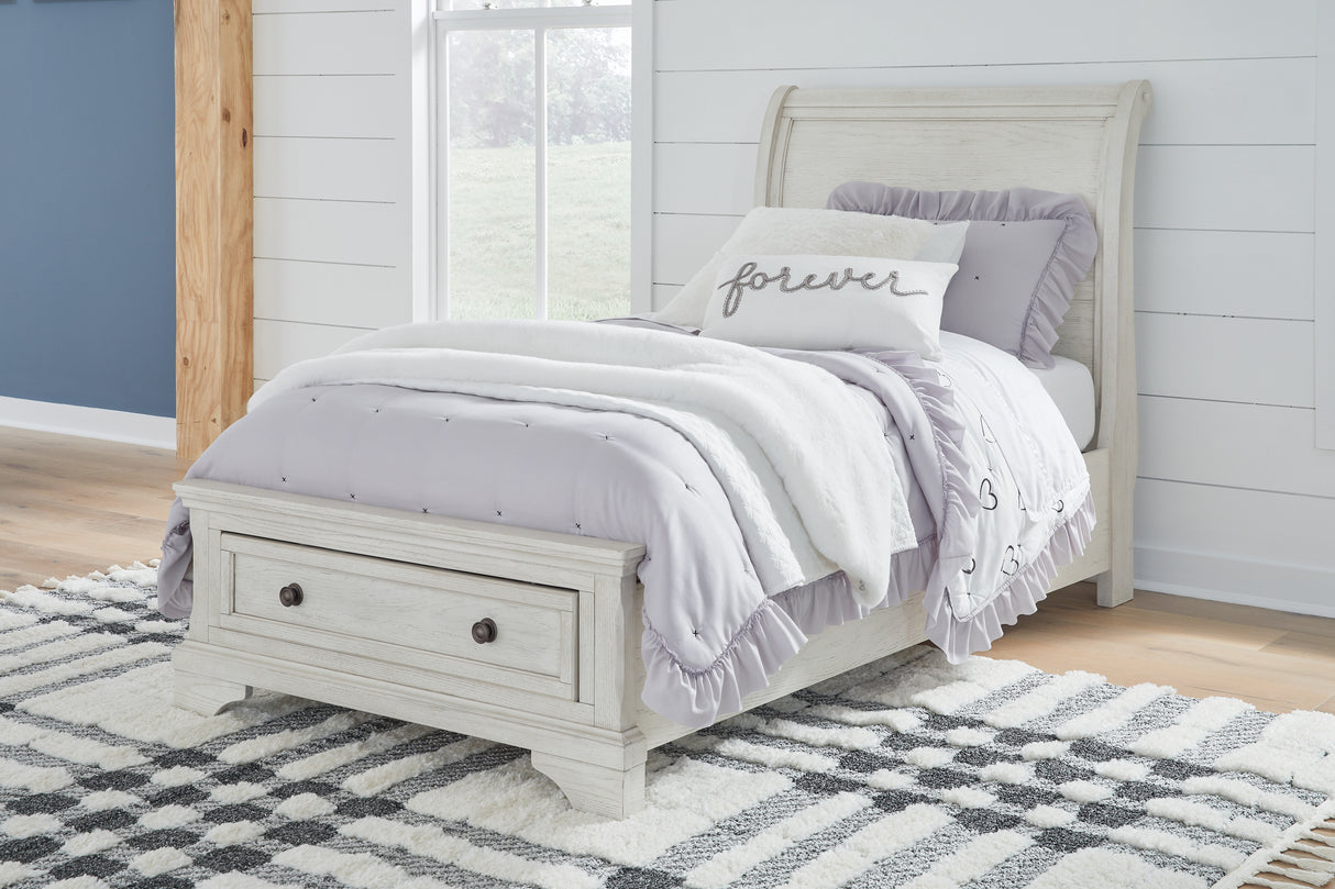 Robbinsdale Queen Sleigh Bed with Storage (Color: Antique White, Bed Size: Twin)