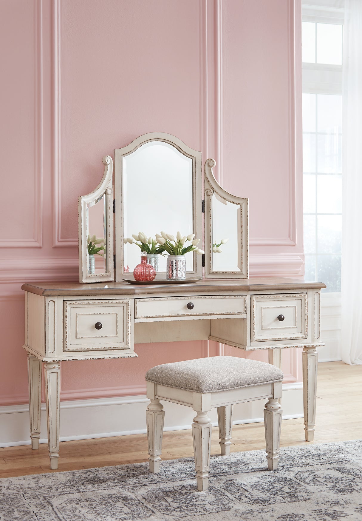 Realyn Queen Panel Bed, Dresser, Mirror and Vanity