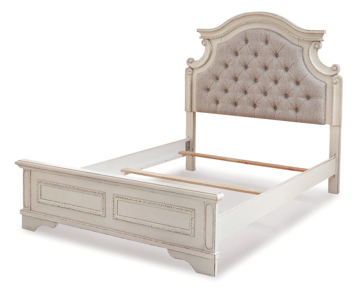 Realyn Queen Upholstered Panel Bed (Bed Size: Full)