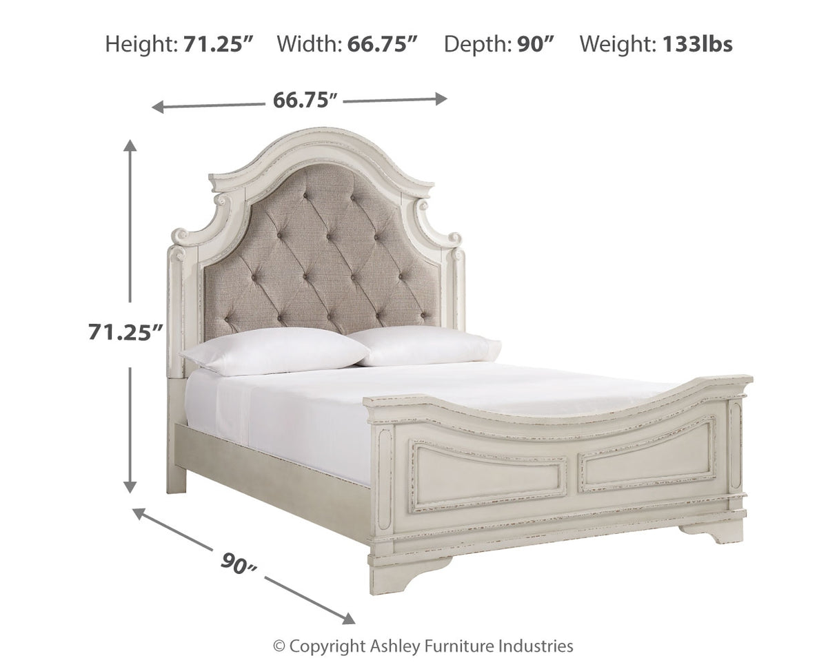 Realyn Queen Upholstered Panel Bed (Bed Size: Queen)