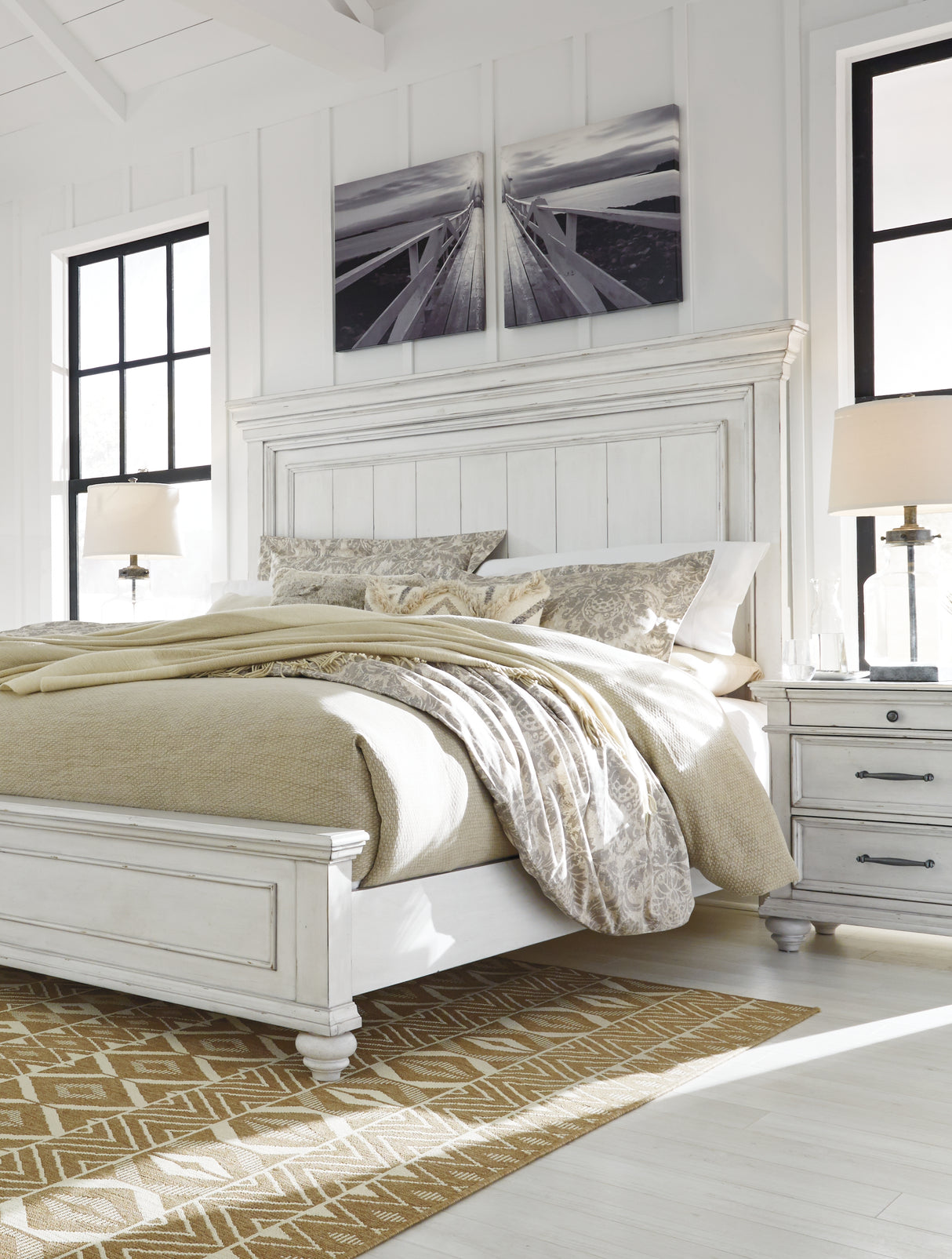 Kanwyn Queen Panel Bed (Bed Size: King)
