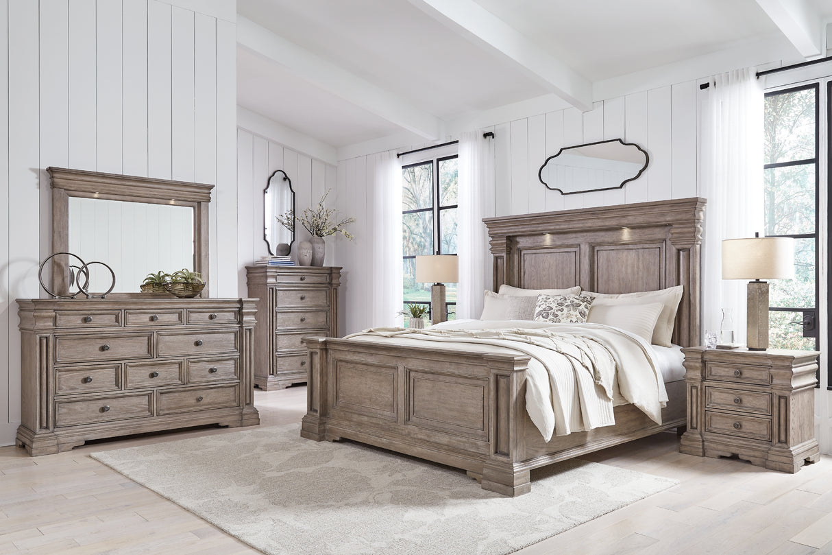 Blairhurst Queen Panel Bed, Dresser and Mirror (Bed Size: Queen)
