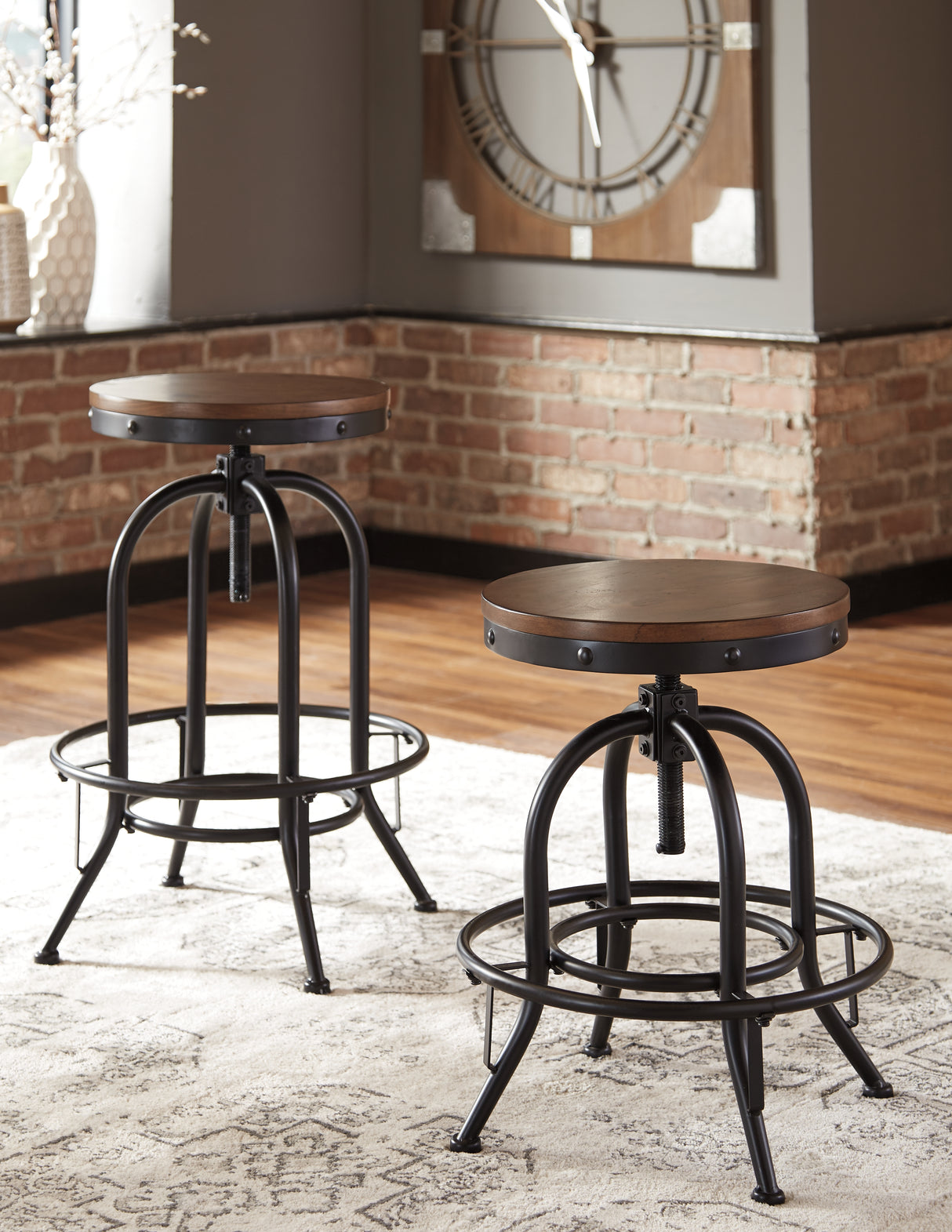 Valebeck Bar Height Bar Stool (Variation Barstool Height: )