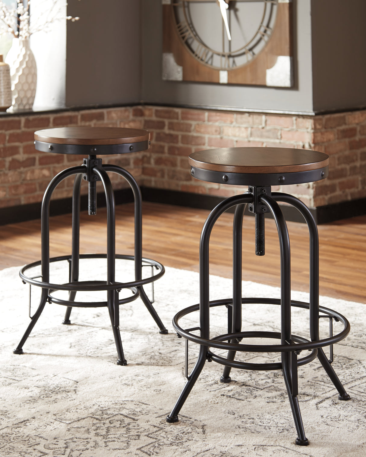 Valebeck Bar Height Bar Stool (Variation Barstool Height: )