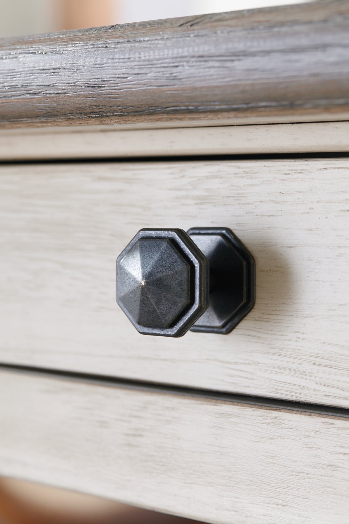 Bolanburg 7-Piece Counter Height Dining Table and 6 Barstools (Counter Height Dining Table, Counter Height Bar Stool, Counter Height Bar Stool, Counter Height Bar Stool, Counter Height Bar Stool, Counter Height Bar Stool, Counter Height Bar Stool)