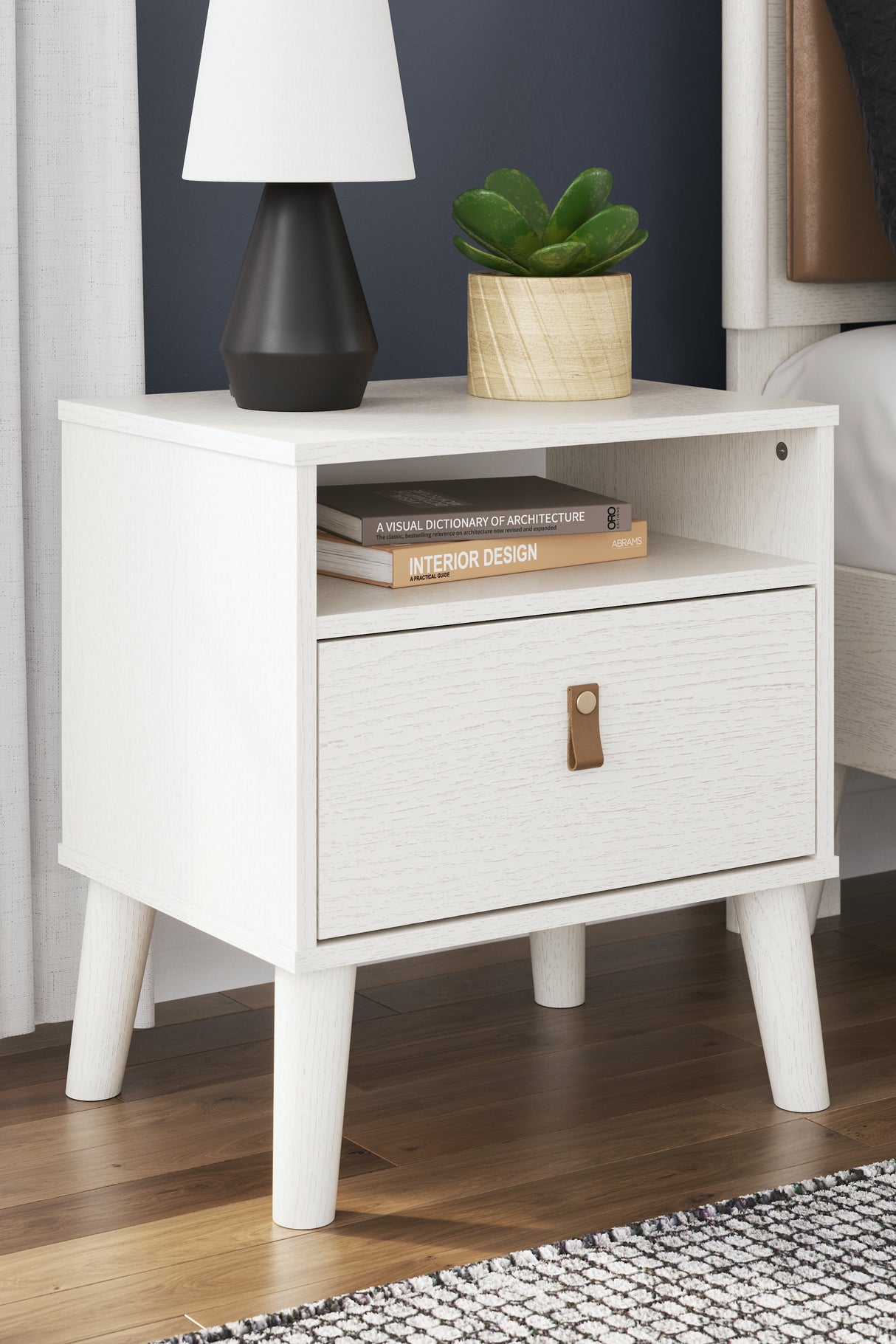 Aprilyn Nightstand (Color: White)