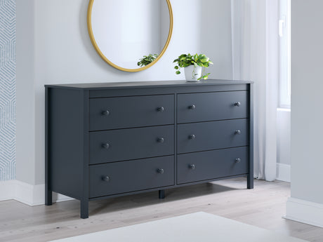 Simmenfort Dresser