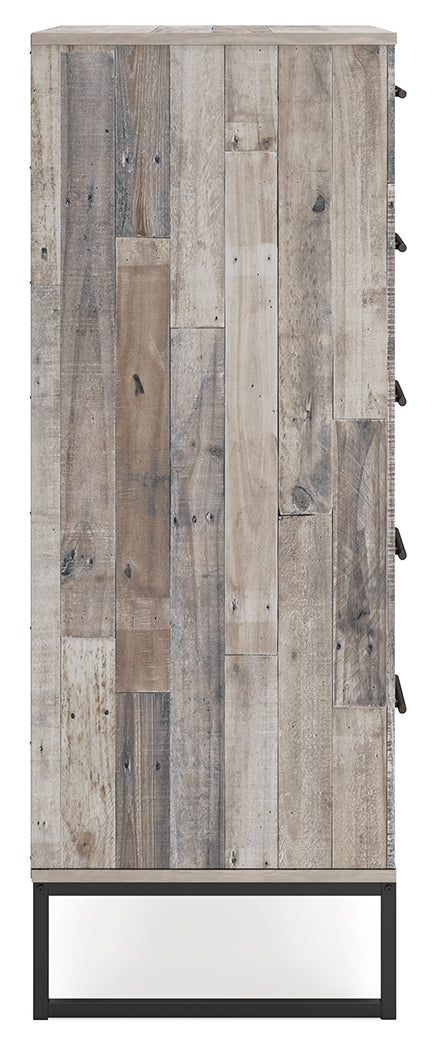 Neilsville 3-Piece Queen Platform Bed with Dresser and Chest (Queen Platform Bed, Dresser, Chest of Drawers)