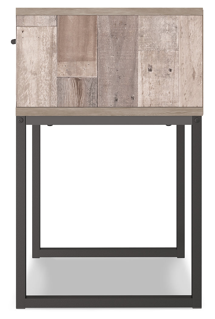 Neilsville 5-Piece Queen Platform Bed with Dresser and 2 Nightstands (Queen Platform Bed, Queen Panel Headboard, Dresser, Nightstand, Nightstand)