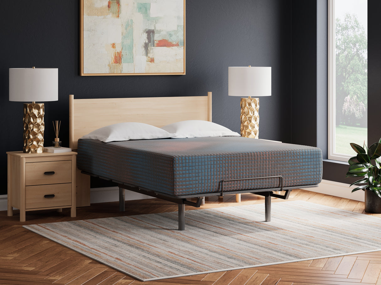 13 Inch Hybrid Hot Buy Queen Mattress (Bed Size: California King)