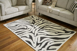 Thomwith 5'1" x 7'2" Washable Rug (Rug Size: 5' x 7')