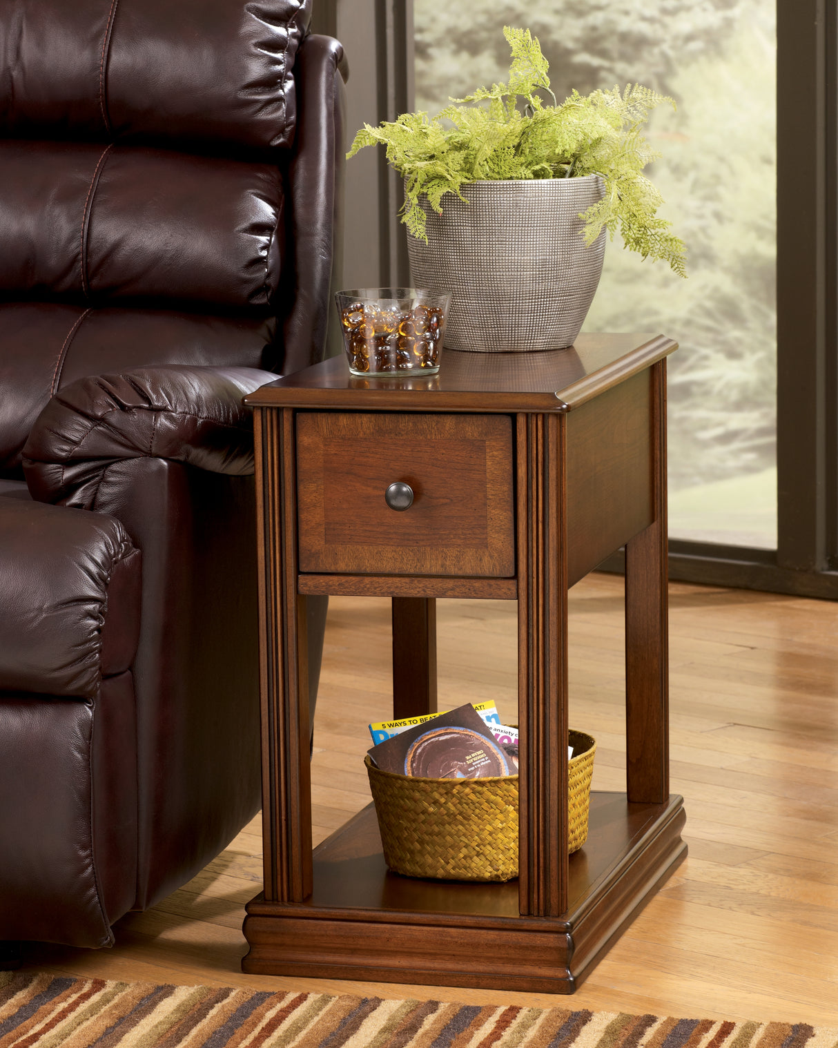 Breegin 2-Piece 2 End Tables (Chairside End Table, Chairside End Table)