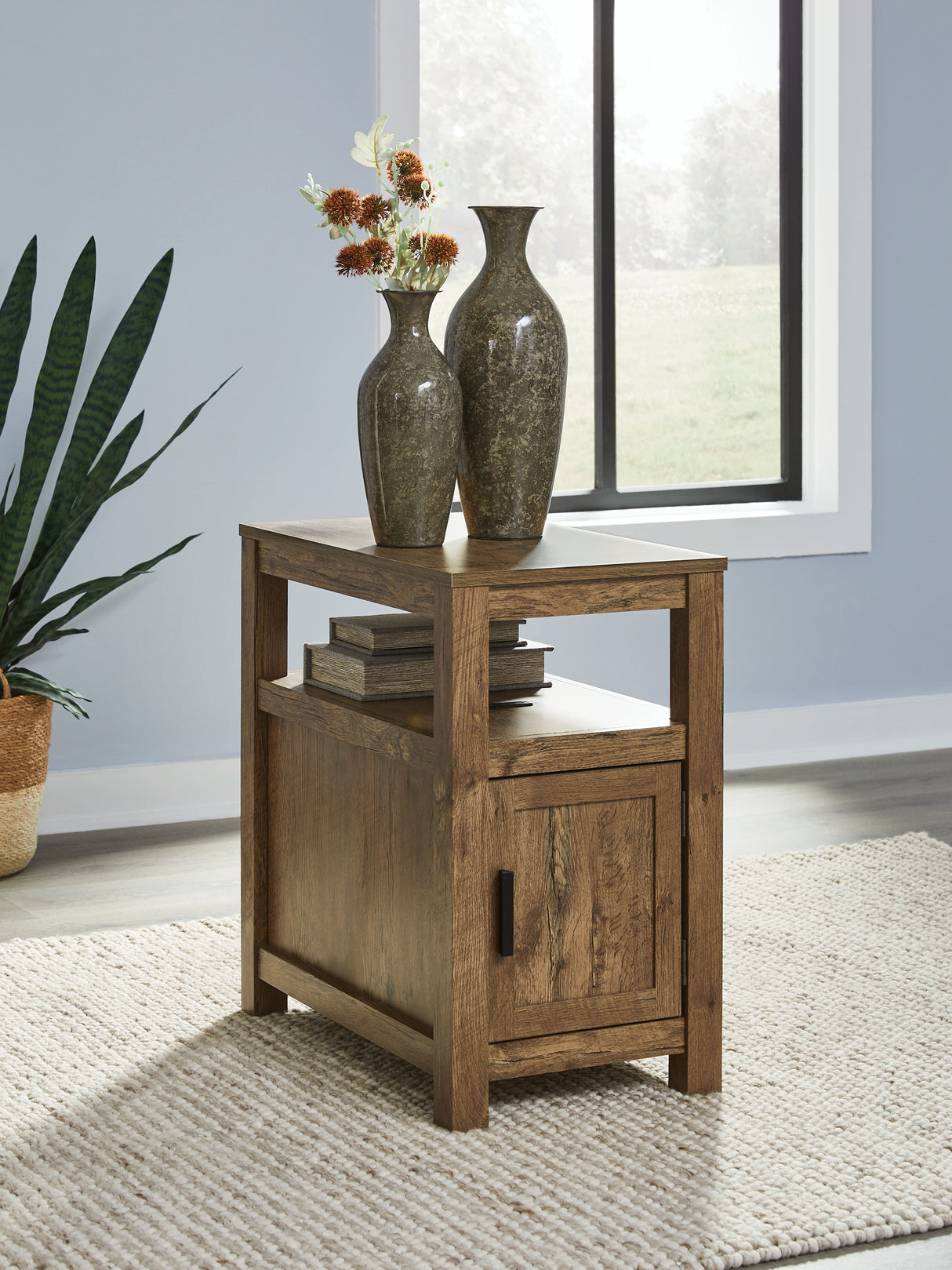 Fendenmore Chairside End Table