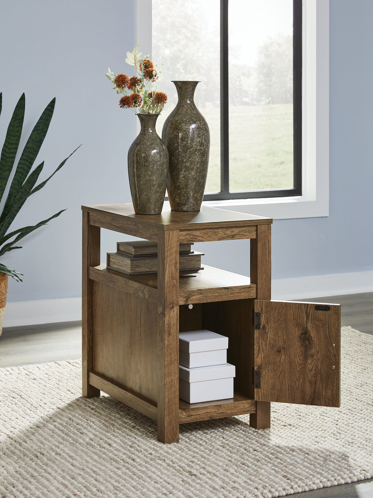 Fendenmore Chairside End Table