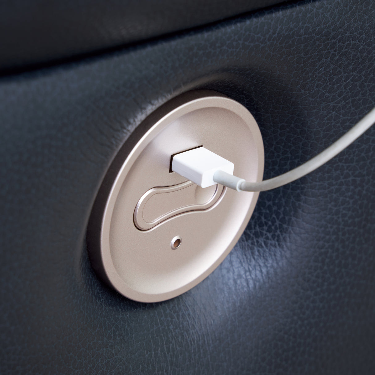 Leesworth 2-Piece Sofa and Loveseat (Power Reclining Sofa, Power Reclining Loveseat)